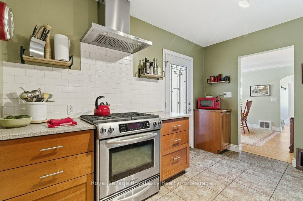104 Kathleen Street photo 15