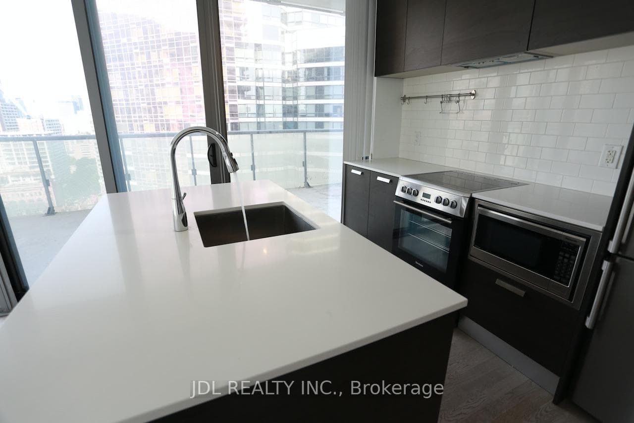 57 St Joseph Street Unit 2010 photo 2