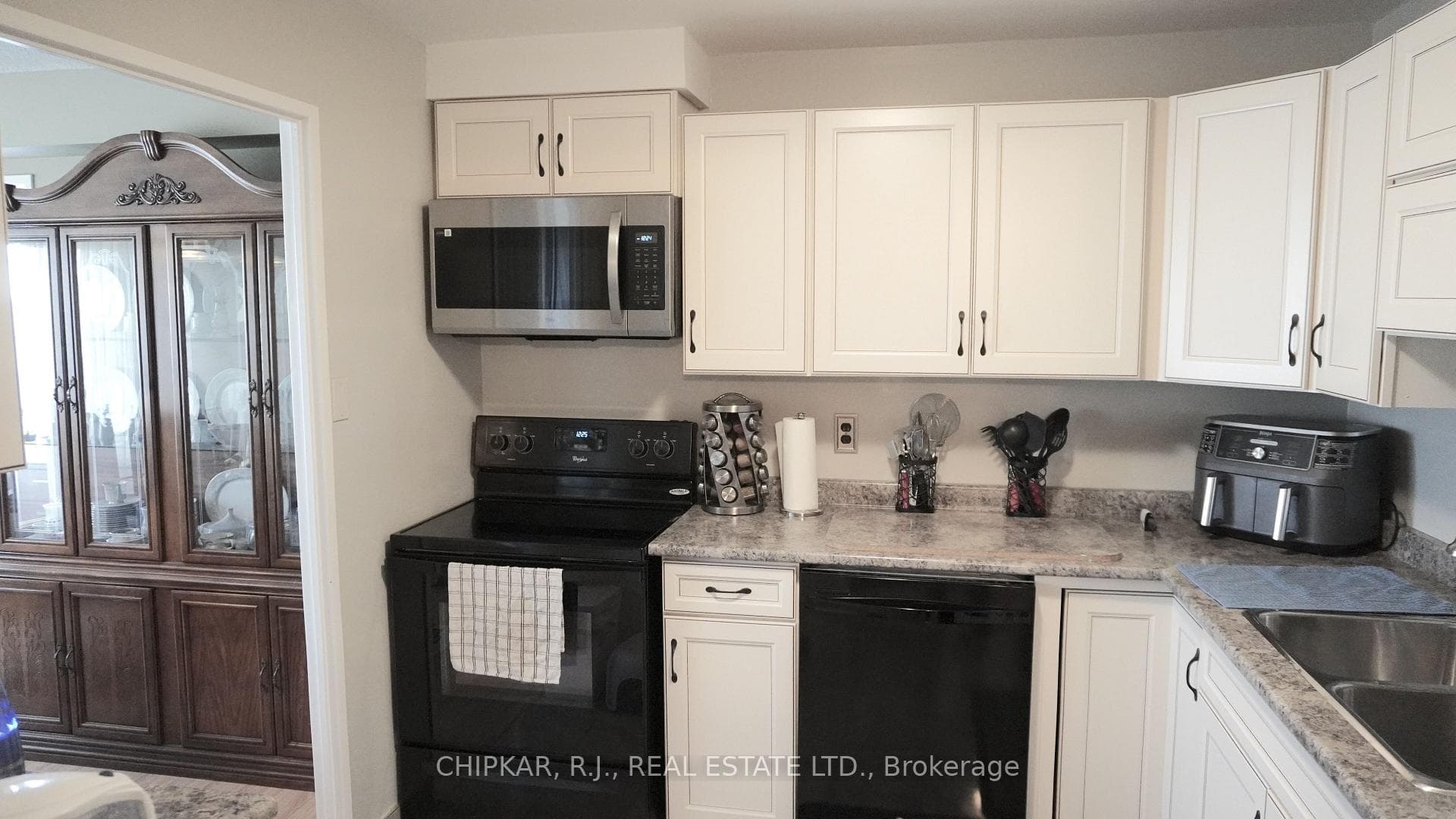 475 The West Mall N/A Unit 516 photo 7