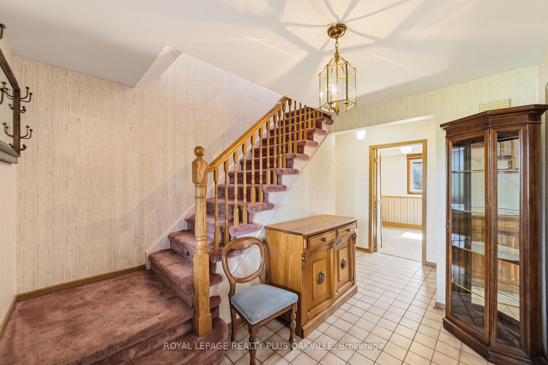 845 Saddle Crescent photo 4