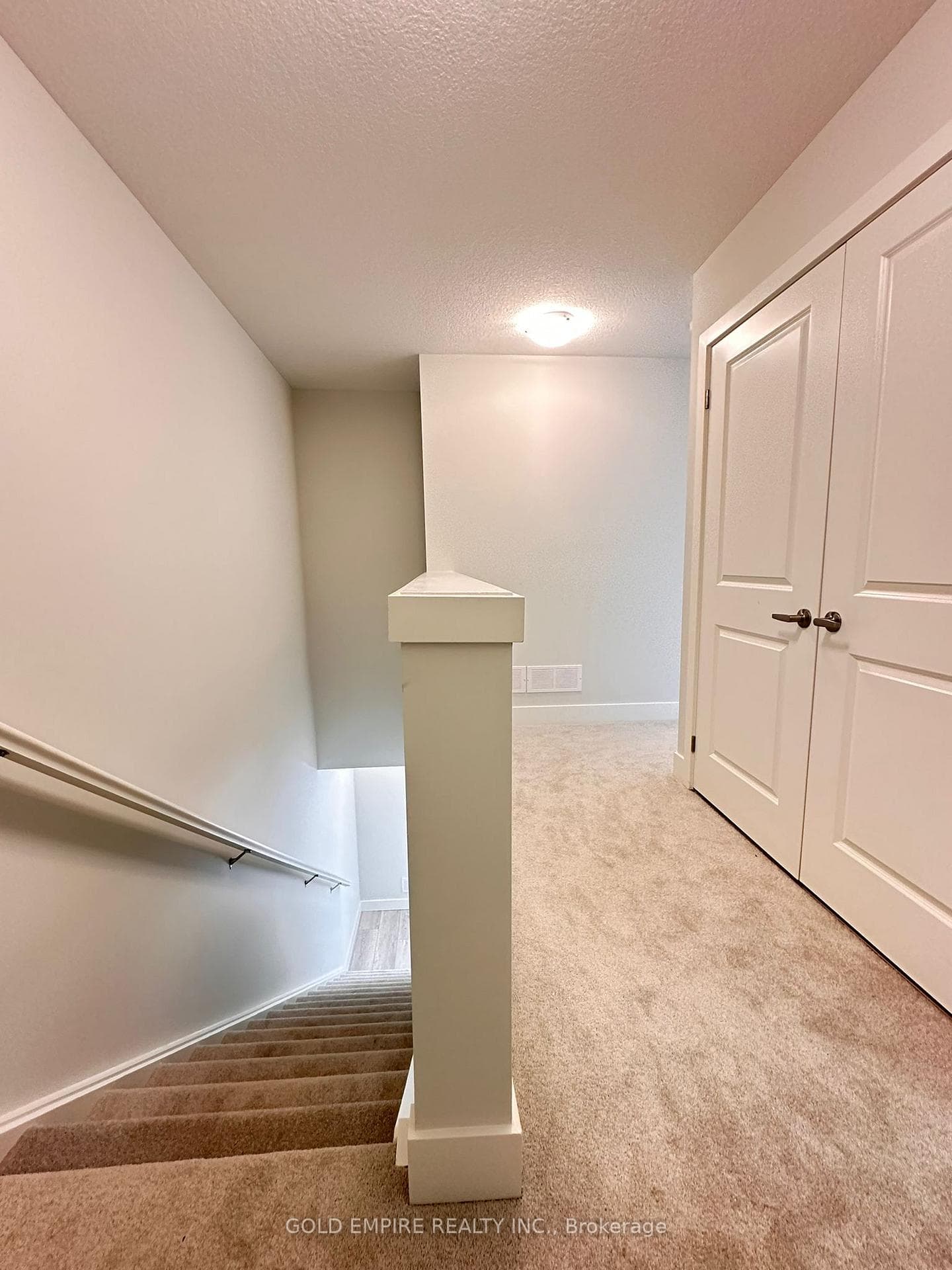 990 Deveron Crescent Unit 27 photo 18