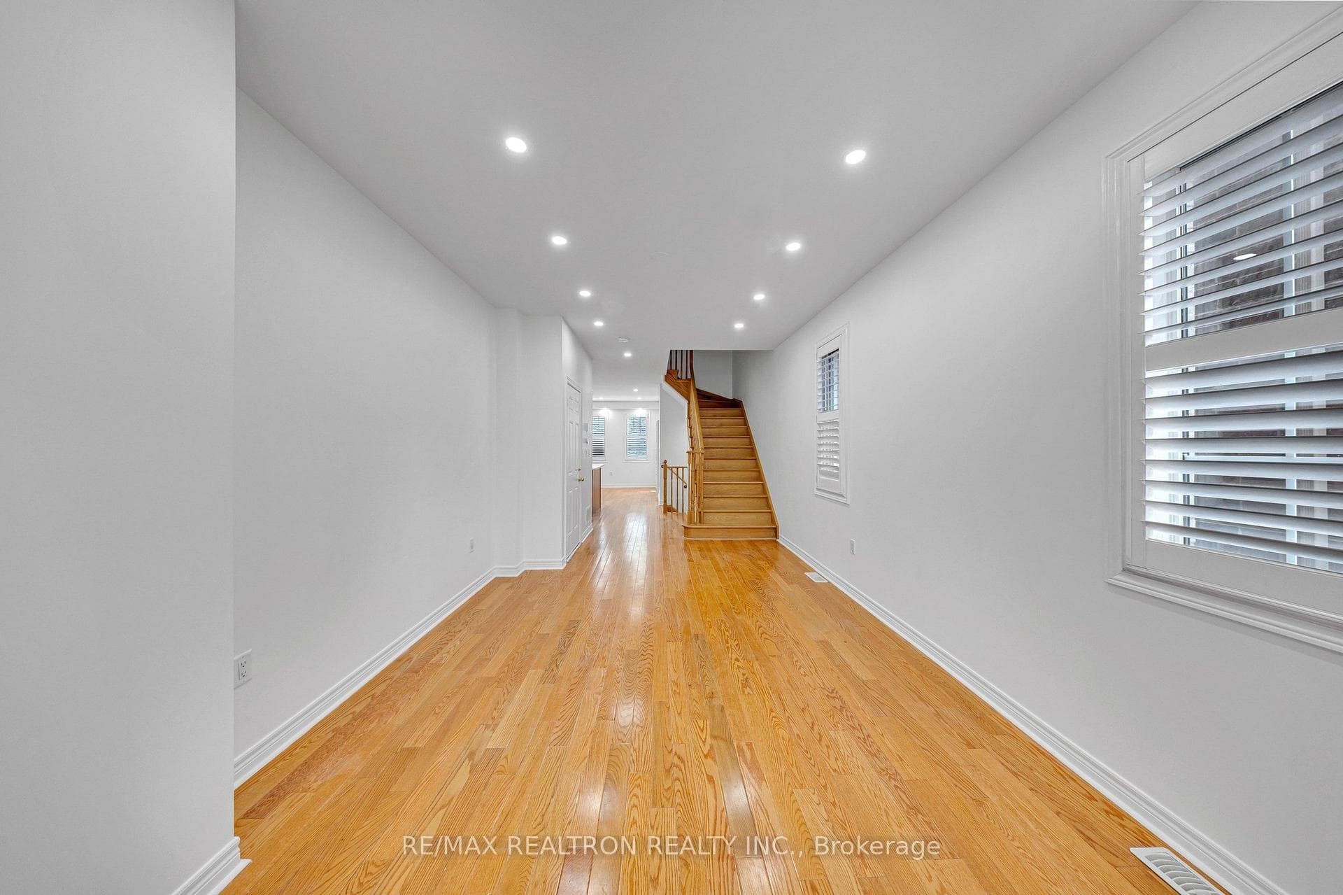 138 Angus Drive photo 11