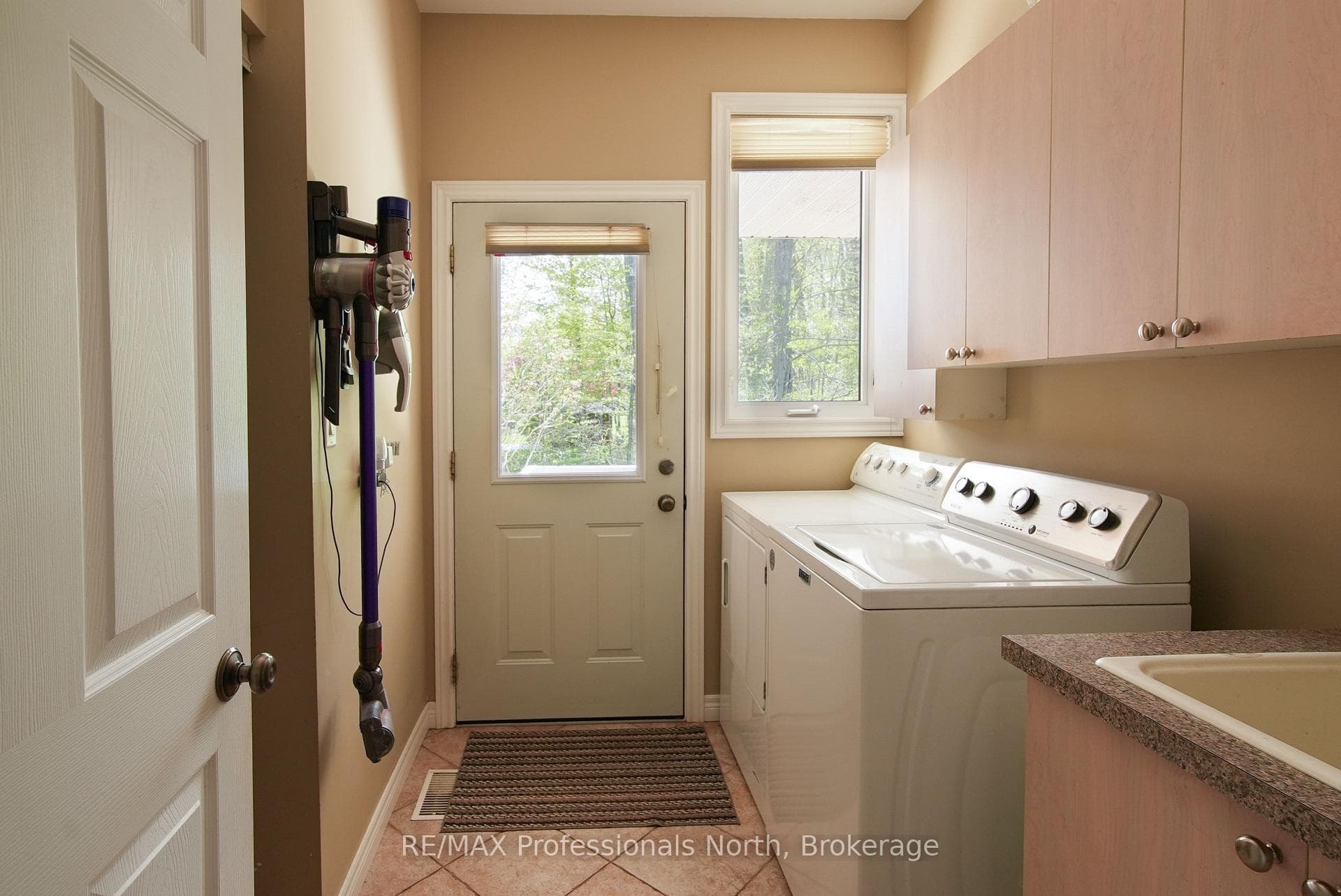 9883 Graham Road photo 13