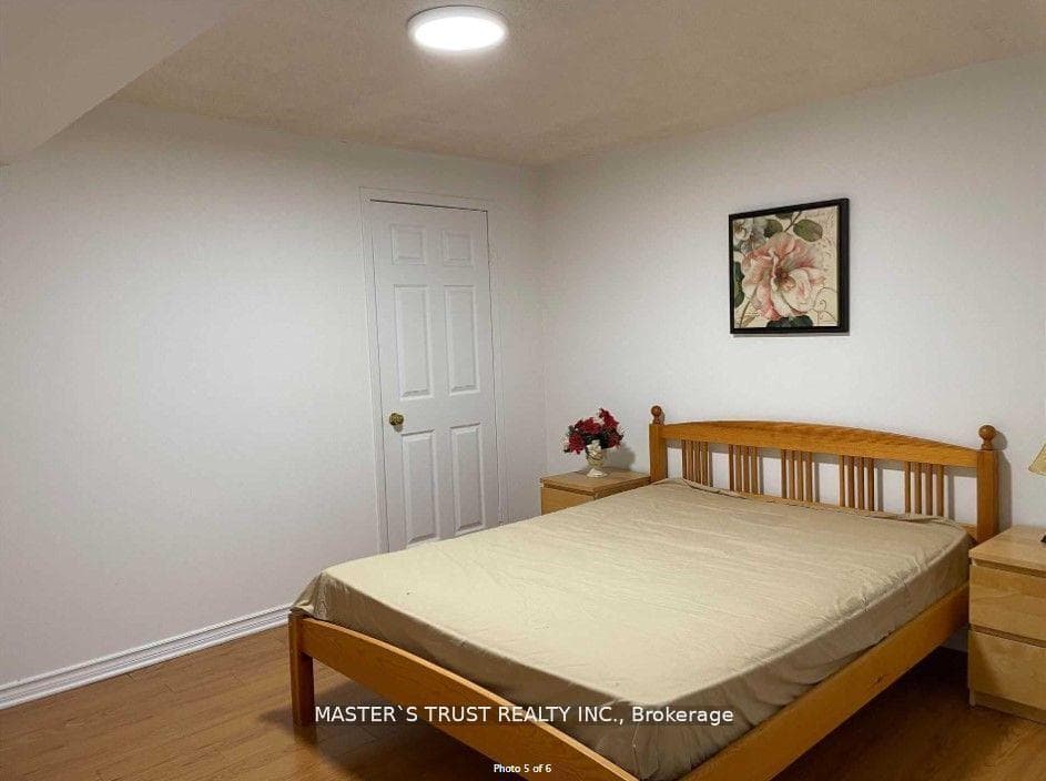 1443 Pilgrims Way photo 4