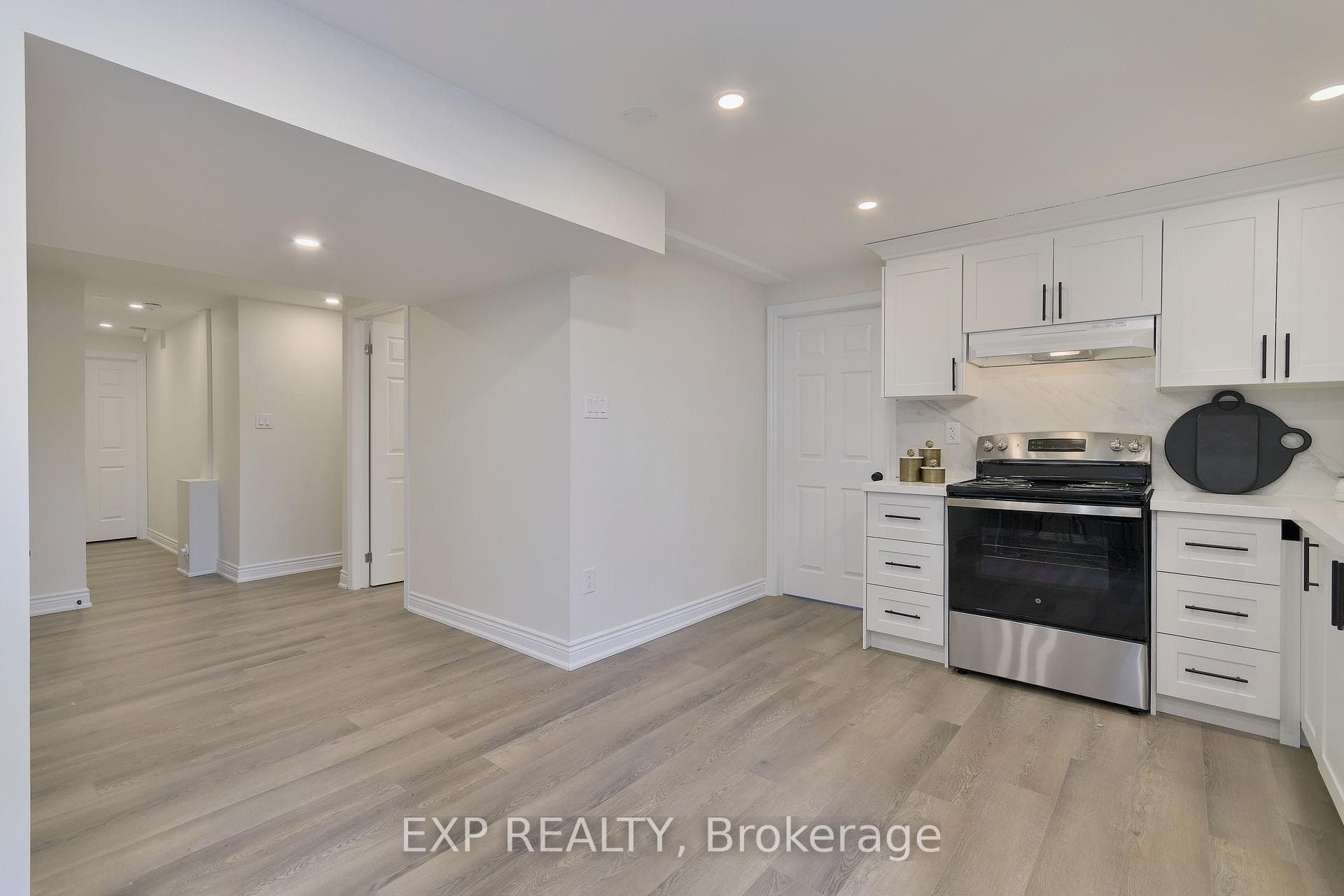 353 Valleyway Drive photo 35