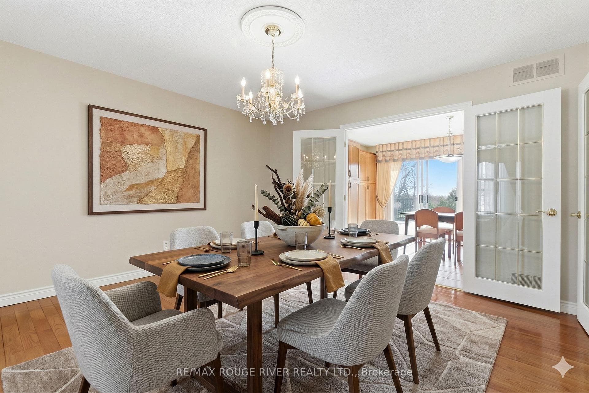 22810 Simcoe Street photo 11