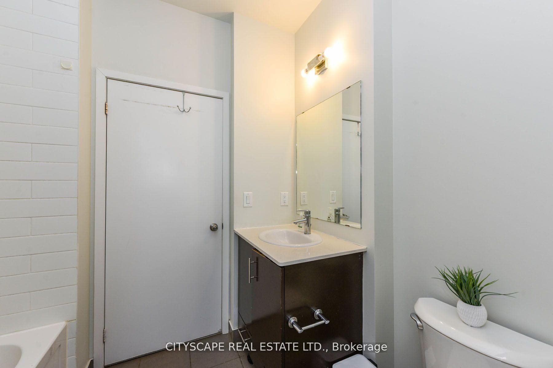 365 Prince of Wales Drive Unit 611 photo 16