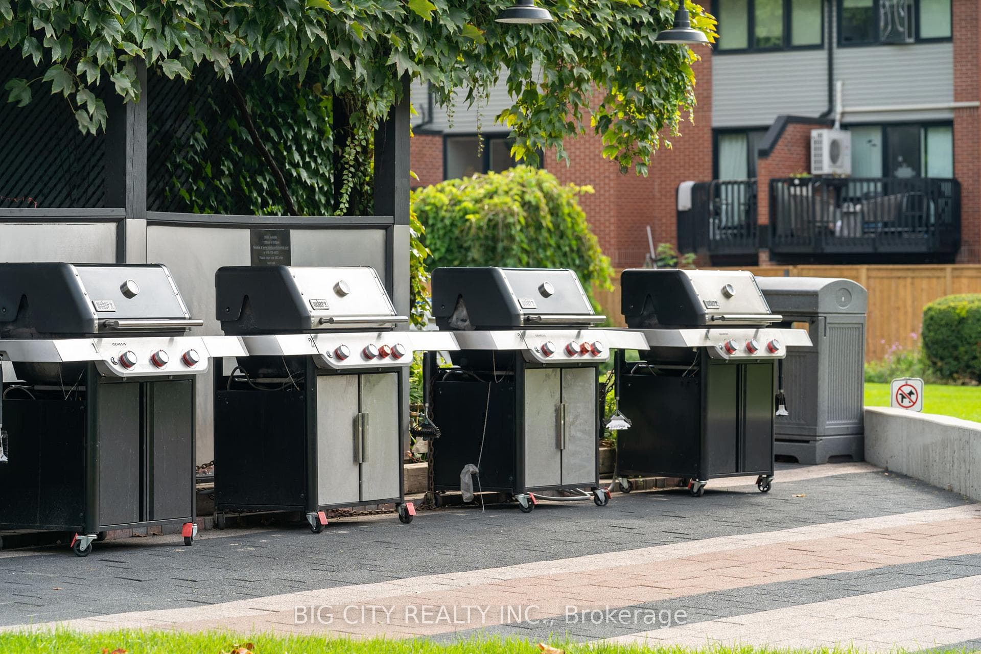 570 Wellington Street Unit 12B photo 25