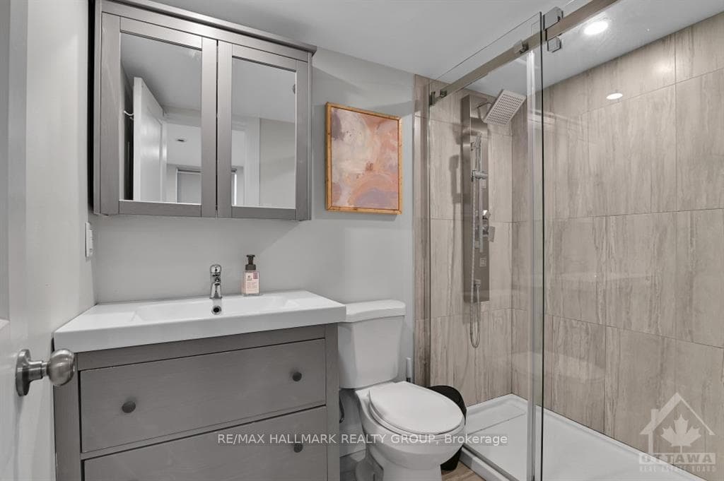 72 GLAMORGAN Drive photo 21