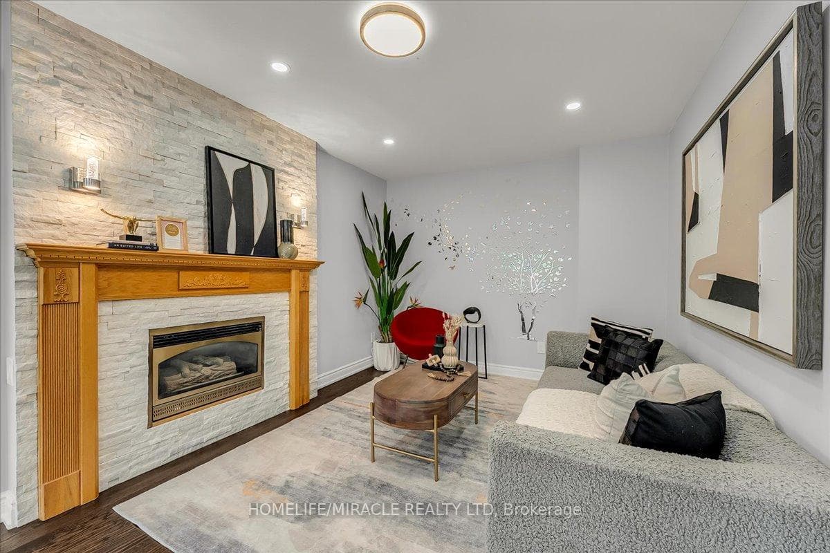 301 O'donoghue Avenue photo 19