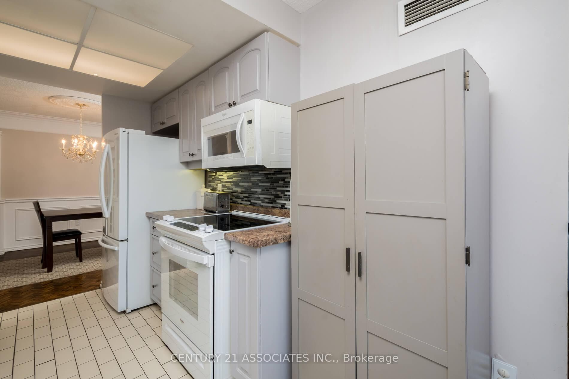 5 Lisa Street Unit 605 photo 18
