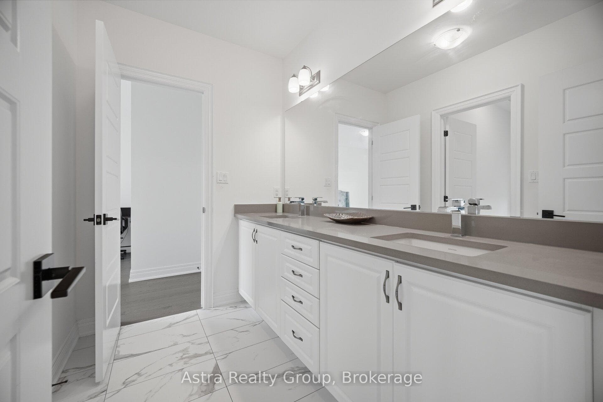 143 Ballantyne Boulevard photo 31