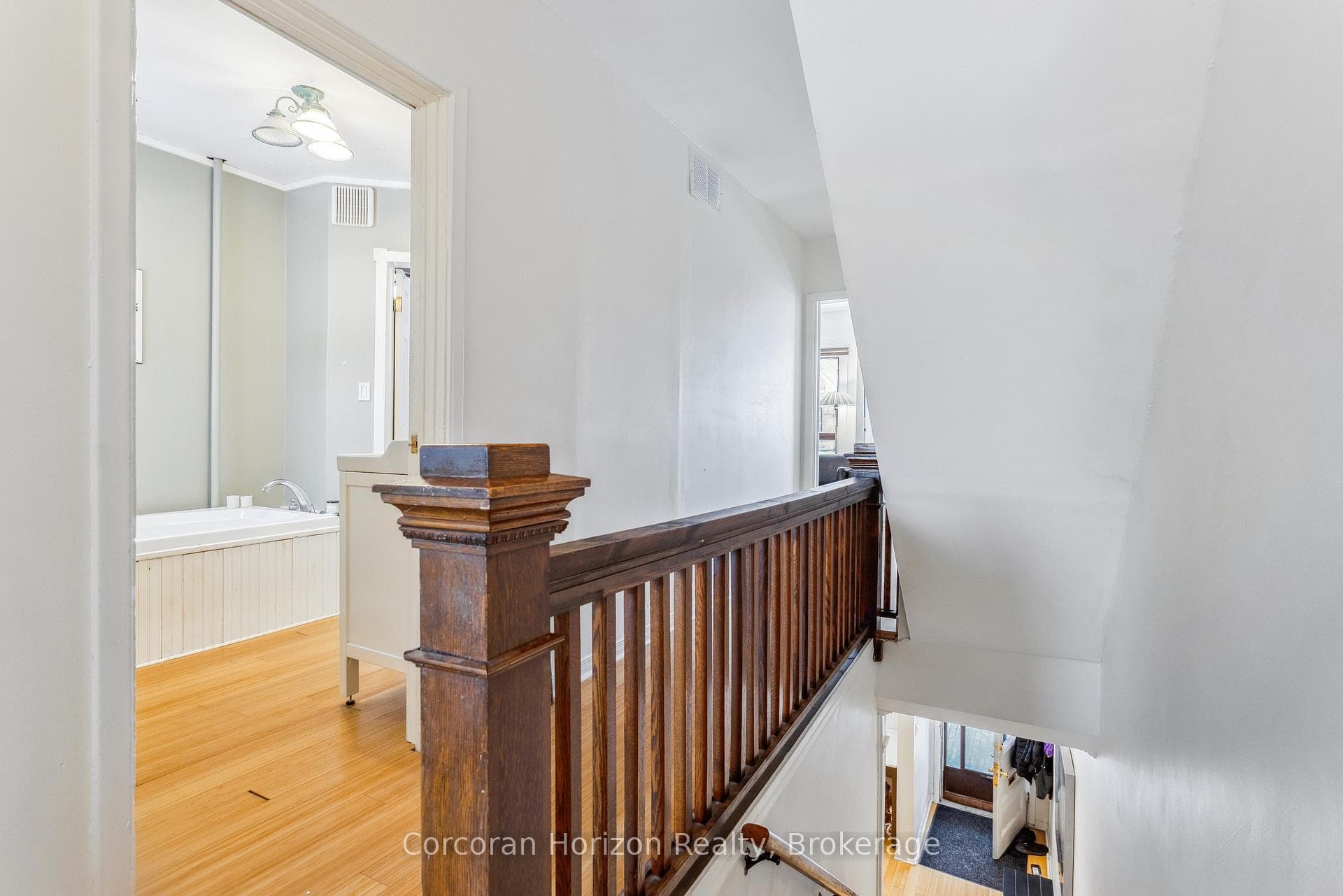 296 Charlton Avenue photo 16