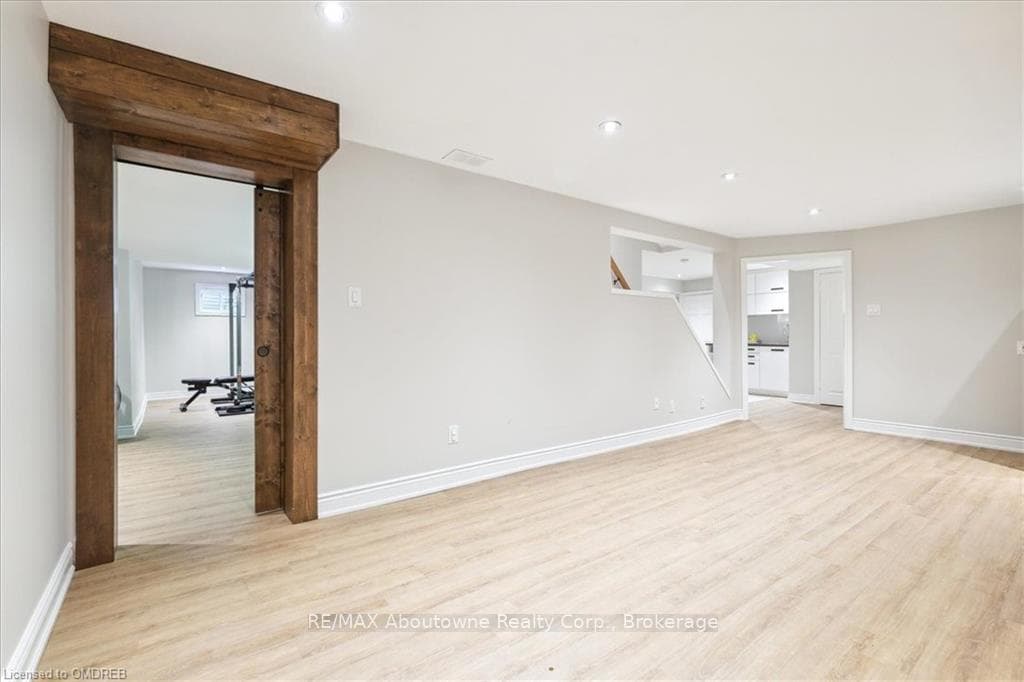 232 NOTTINGHAM Drive photo 31