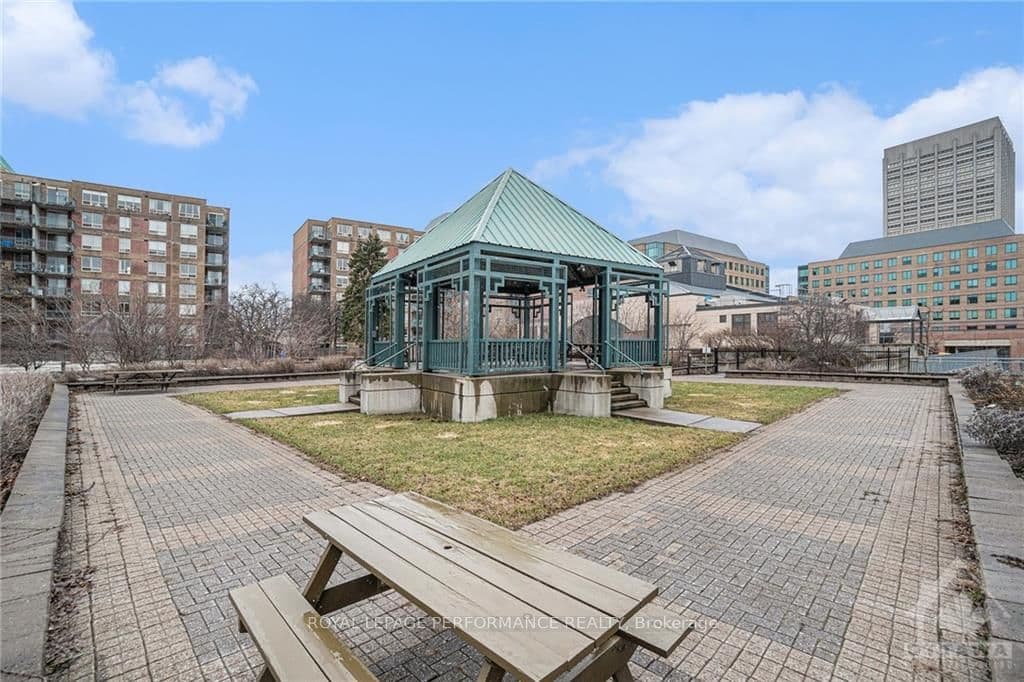 45 HOLLAND Avenue Unit 710 photo 20