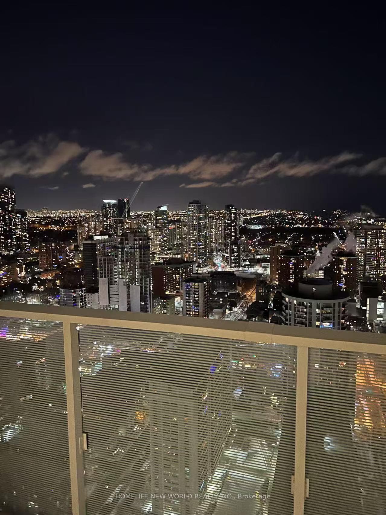 501 Yonge Street Unit 3707 photo 13