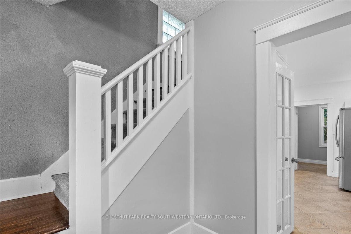 12 Onward Avenue photo 9