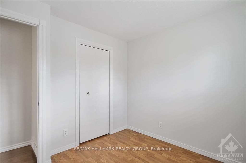 7 DOWDALL Crescent photo 17