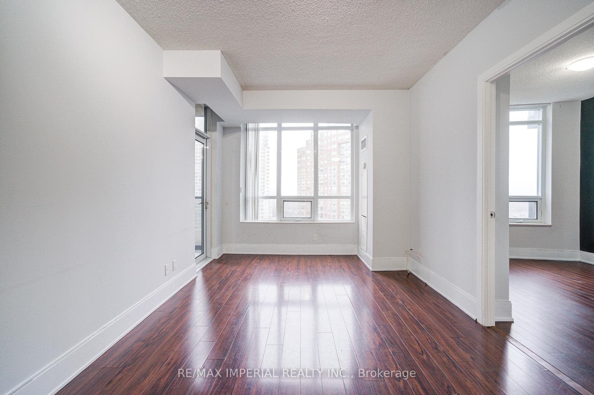 330 Burnhamthorpe Road Unit 1408 photo 7