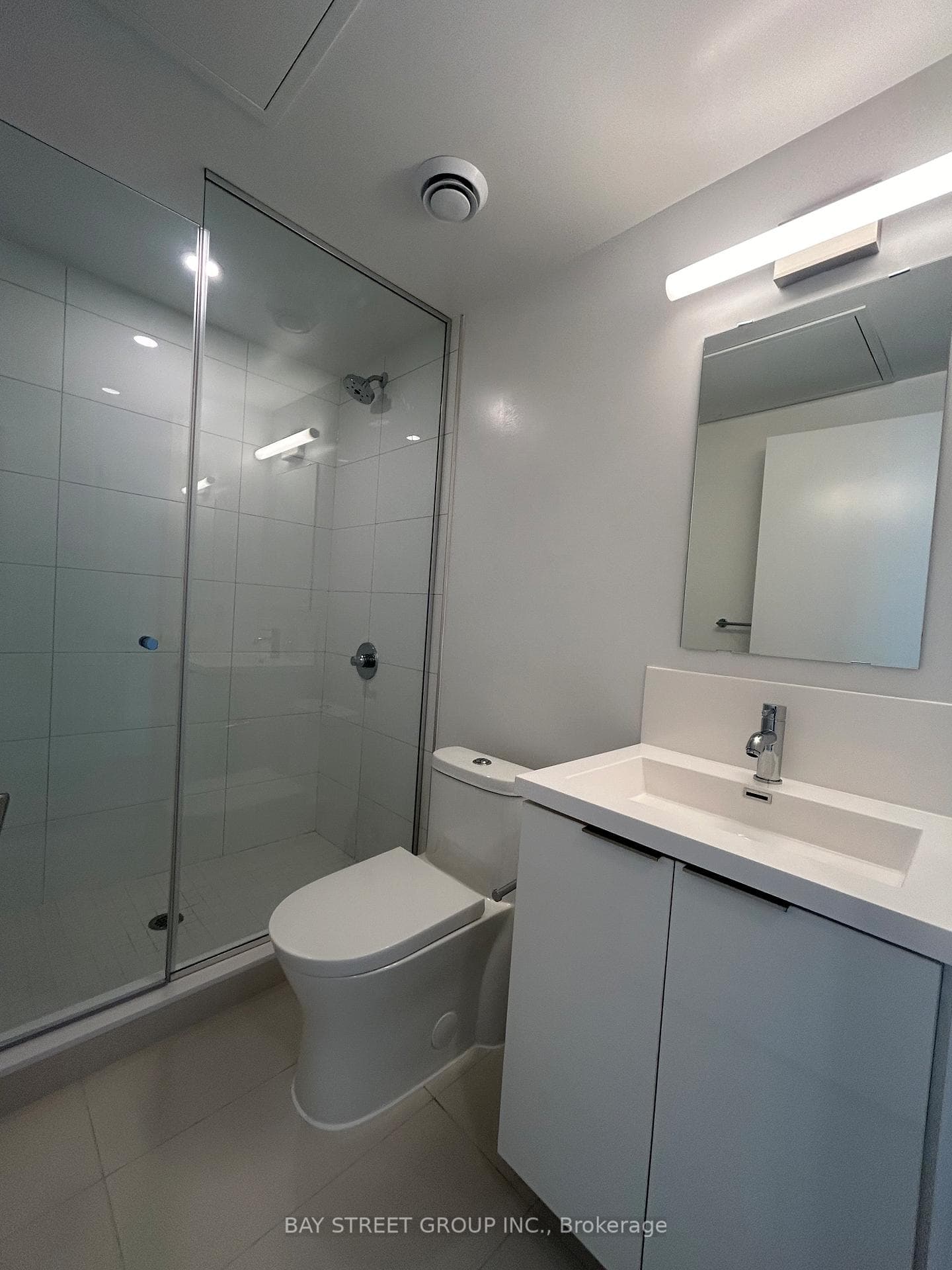 230 Simcoe Street Unit 826 photo 10
