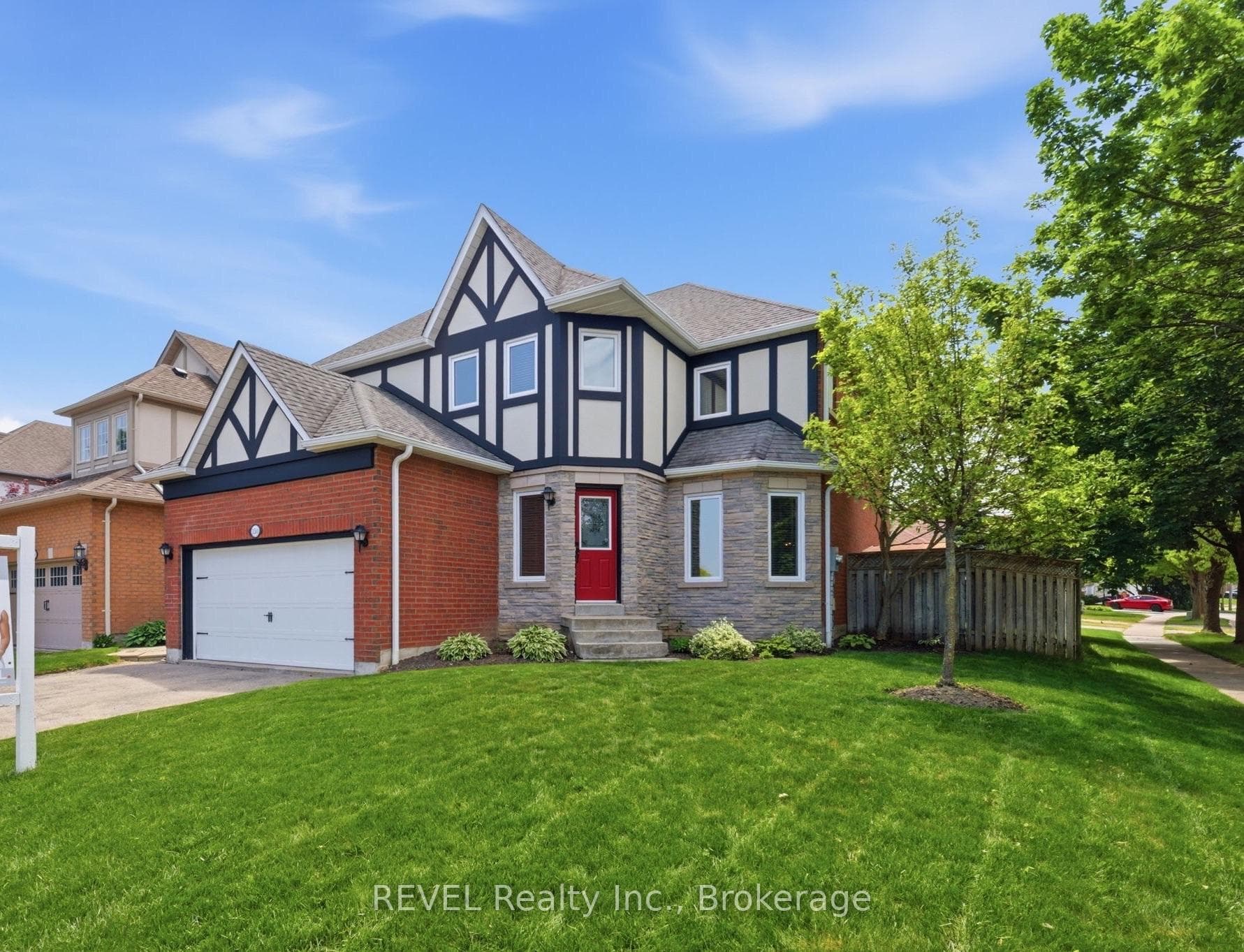 150 Fallingbrook Street photo 1