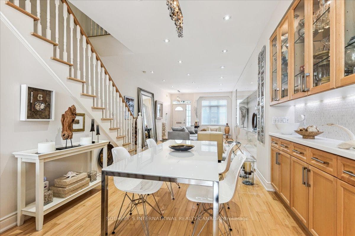 218 River Street photo 8
