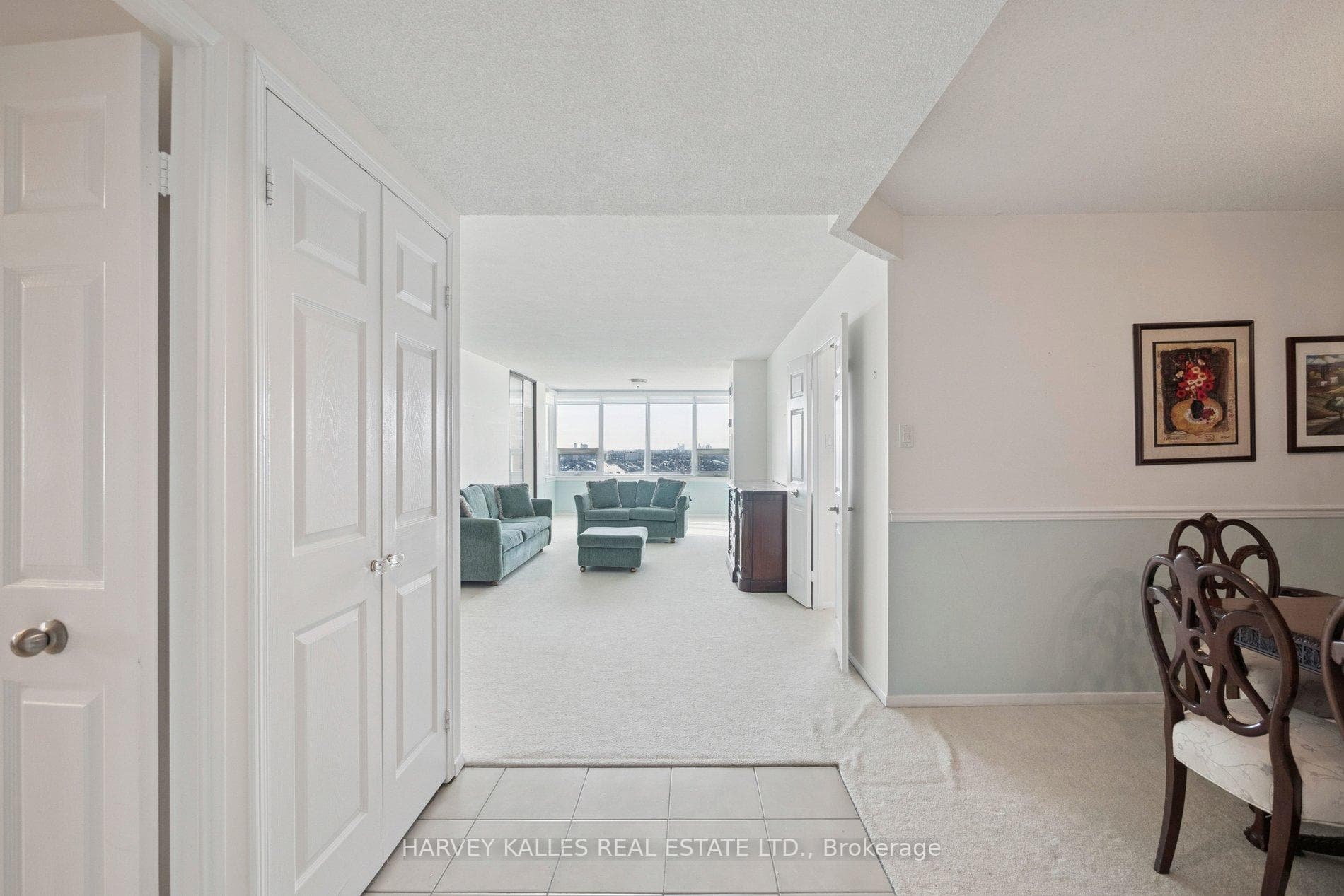 55 Skymark Drive Unit 2403 photo 6