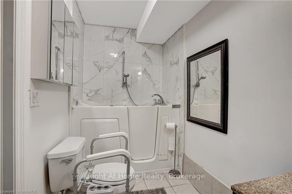 461 LAKESHORE Road photo 36