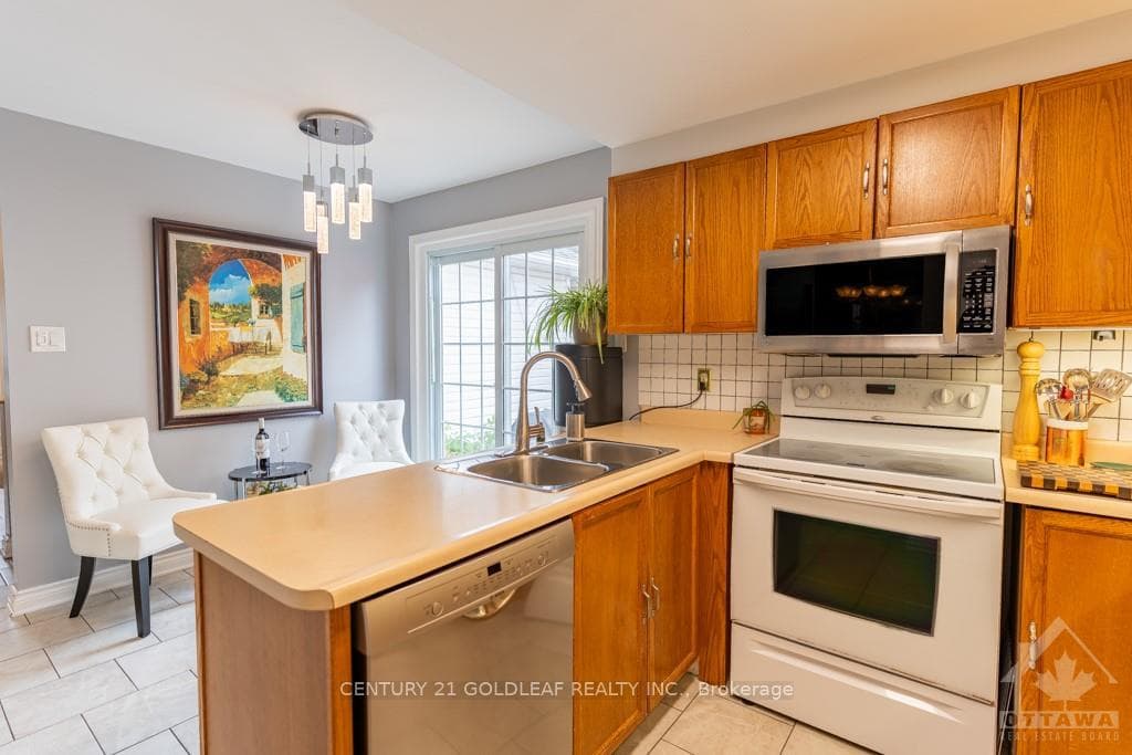 1758 TACHE Way photo 15