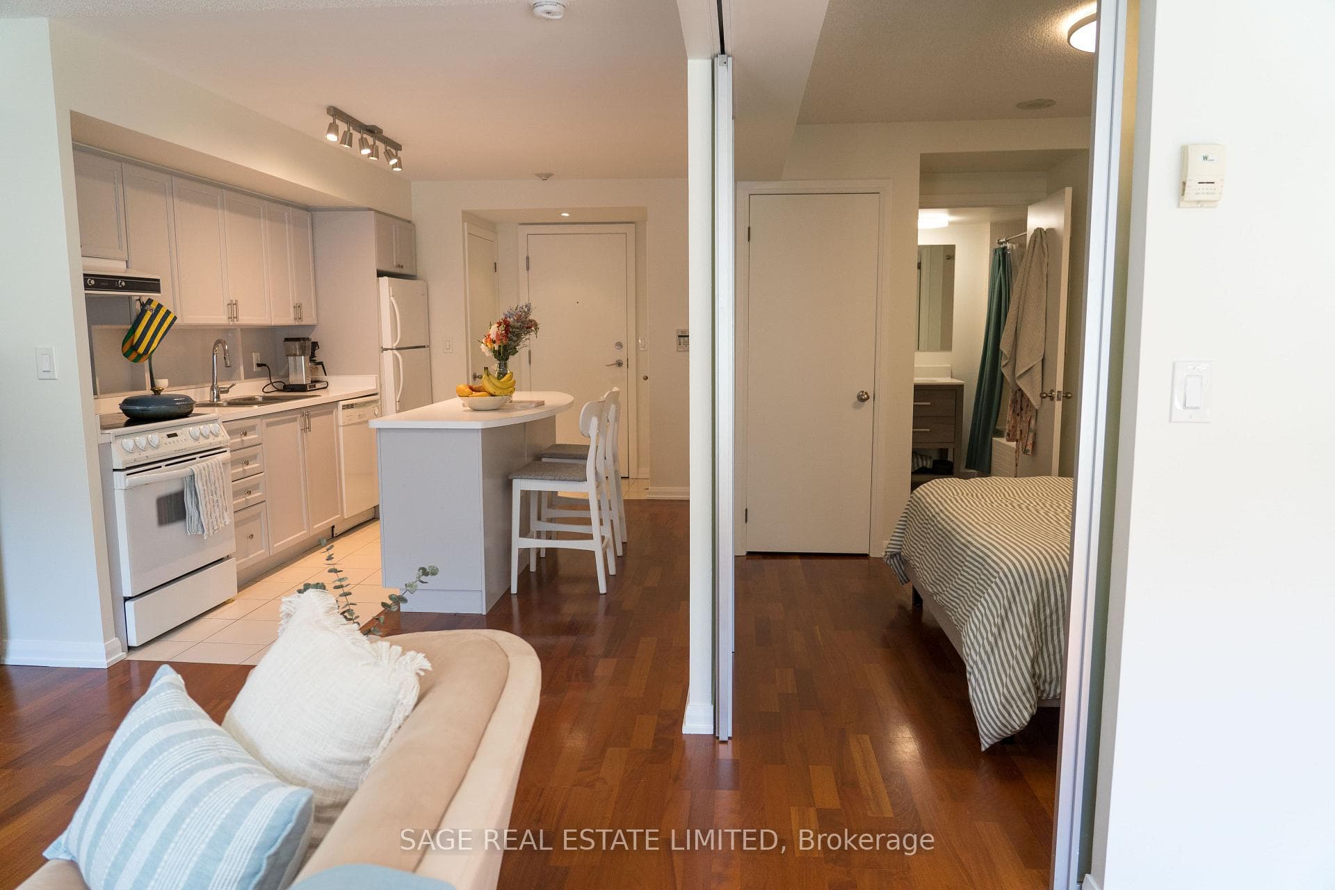 18 Beverley Street Unit 209 photo 17