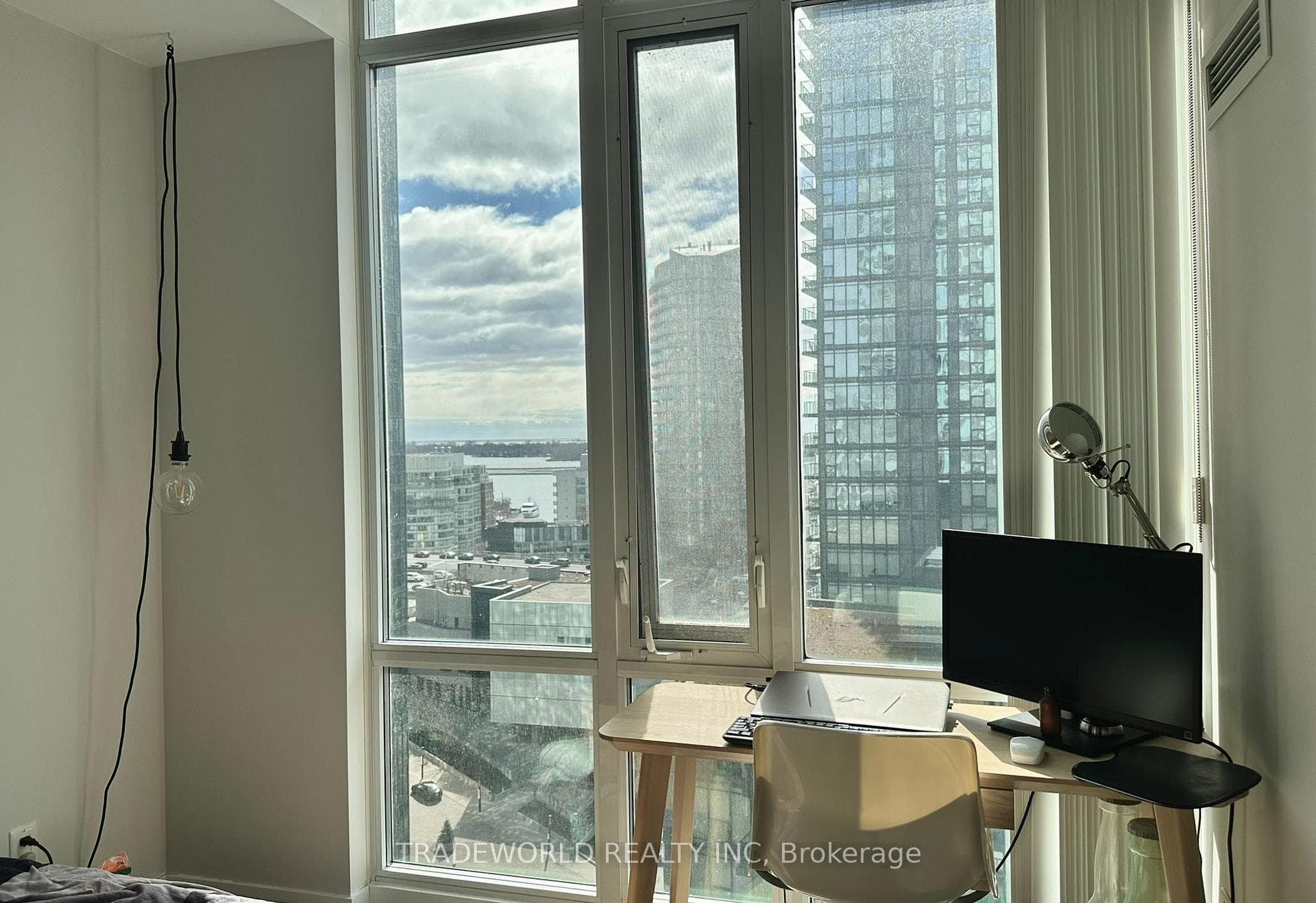 170 Fort York Boulevard Unit 1310 photo 9