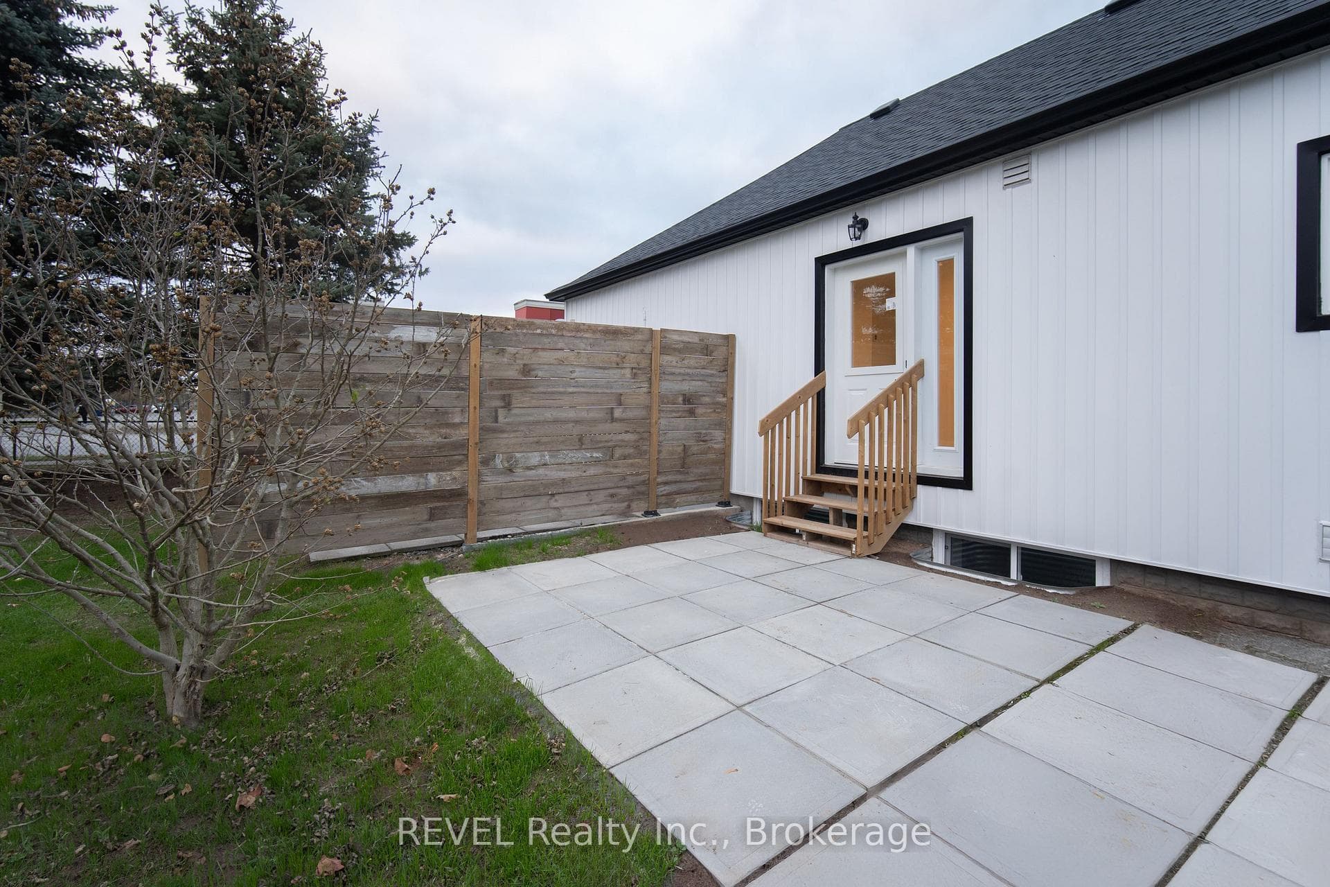 718 Ontario Road Unit Upper photo 14