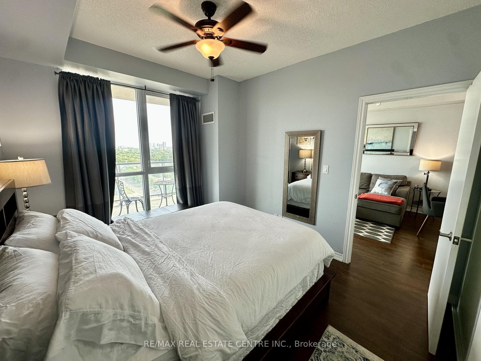 1328 Birchmount Road Unit 1806 photo 11