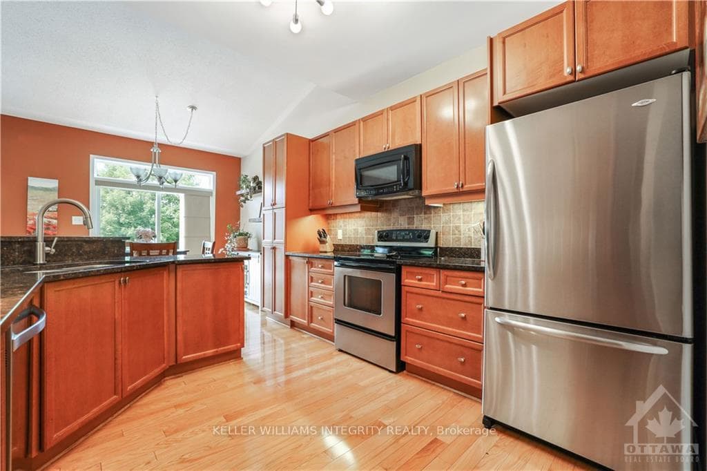 412 LANDSWOOD Way photo 9