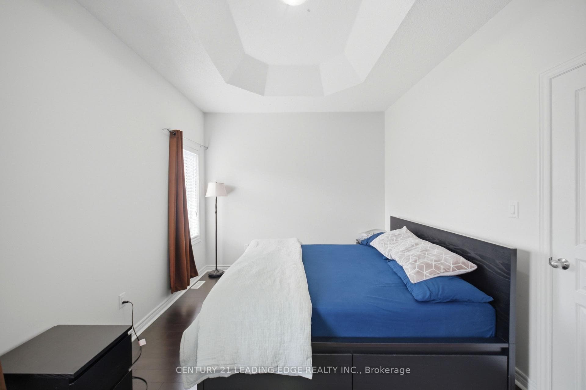24 Exhibition Crescent photo 22
