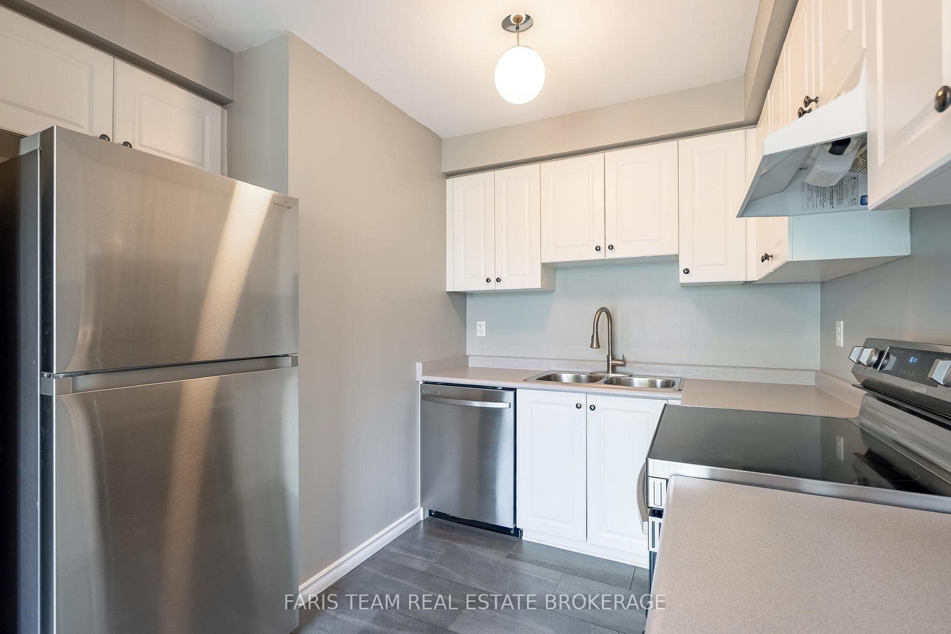 243 Ferndale Drive Unit 76 photo 4