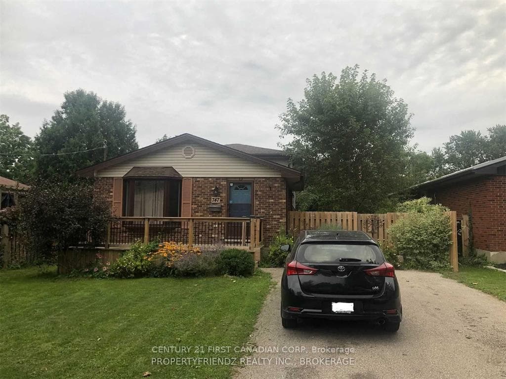 747 Dunelm Lane photo 1