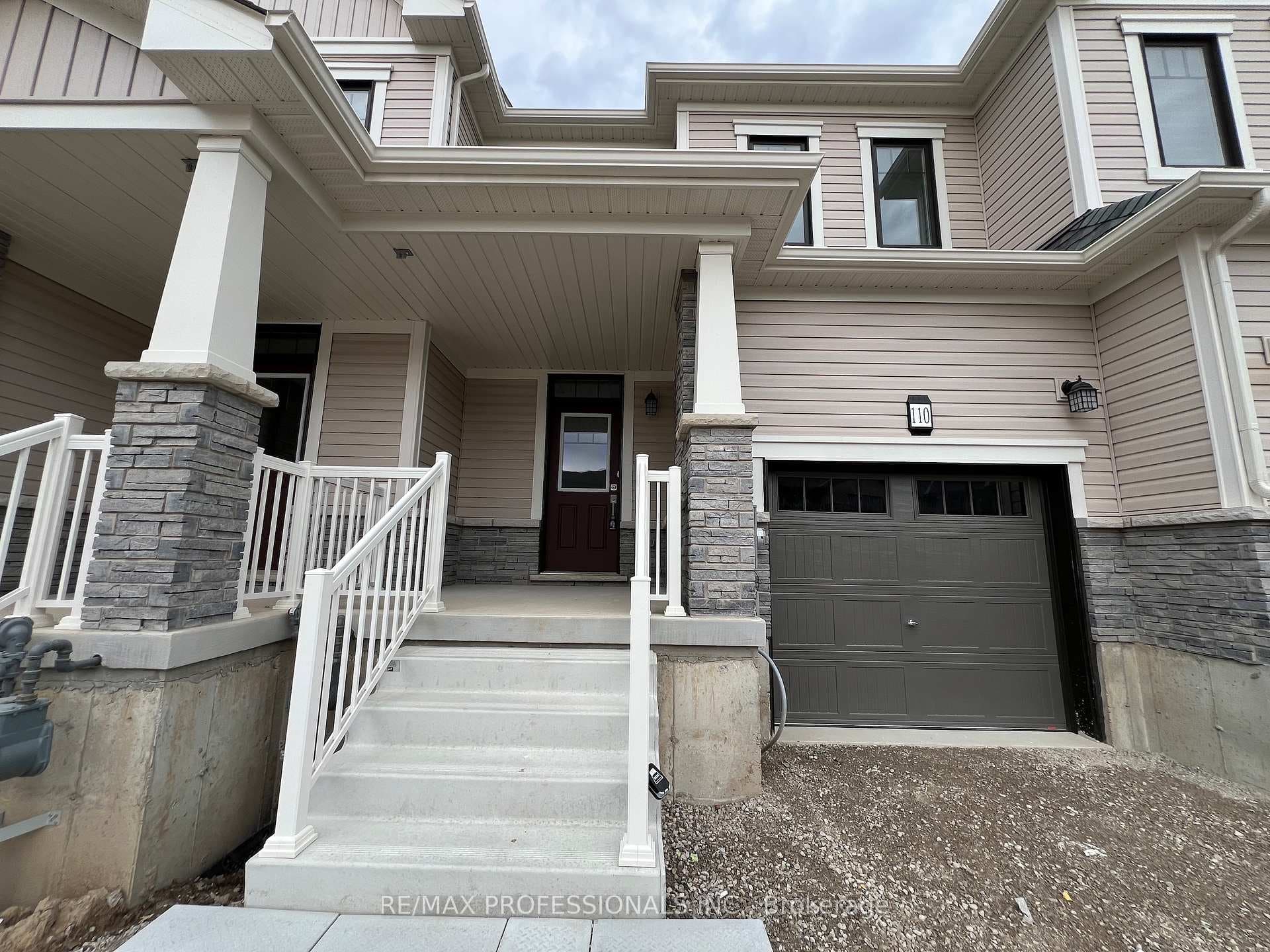 110 Granville Crescent photo 2