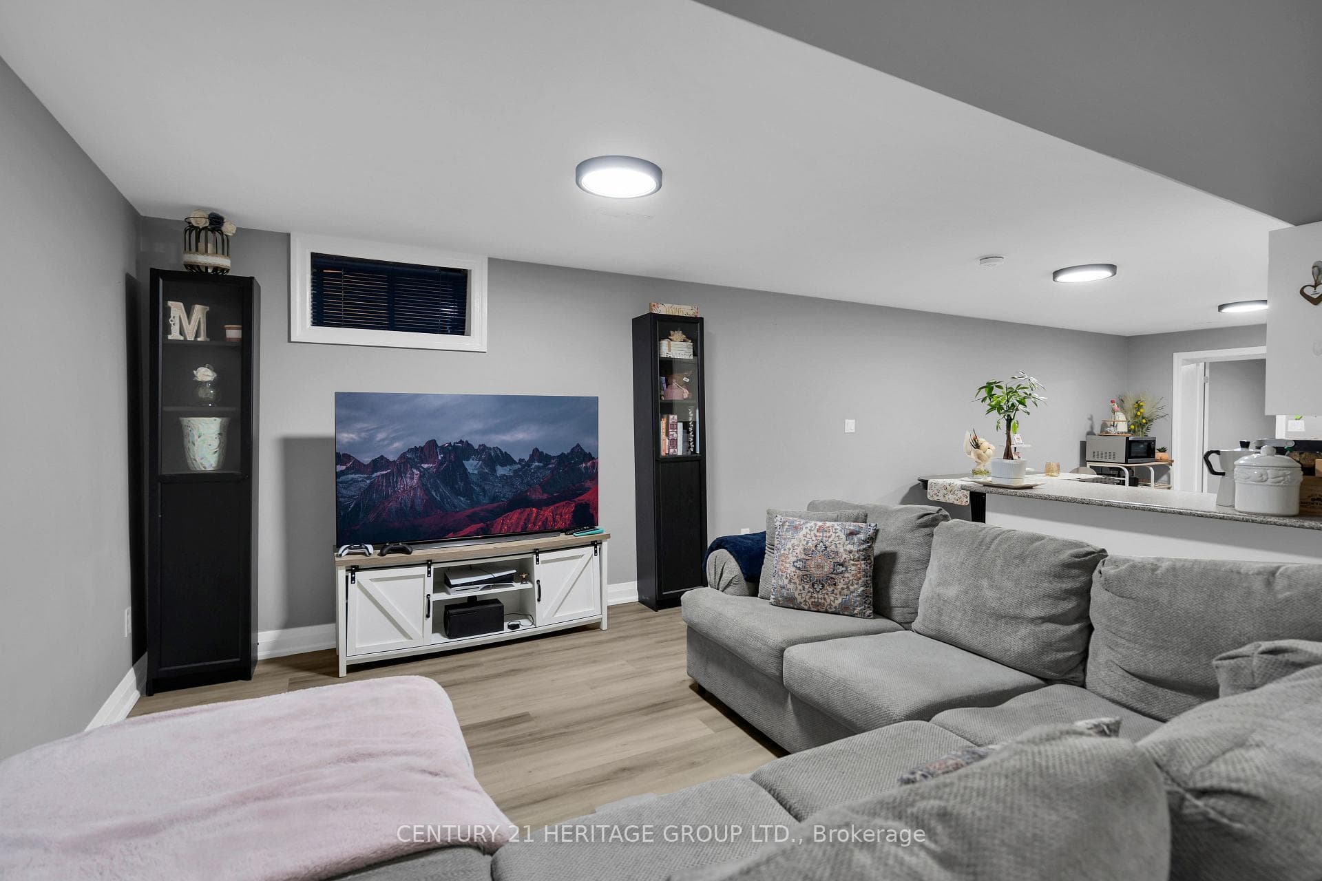 33 Sanderstead Avenue photo 34
