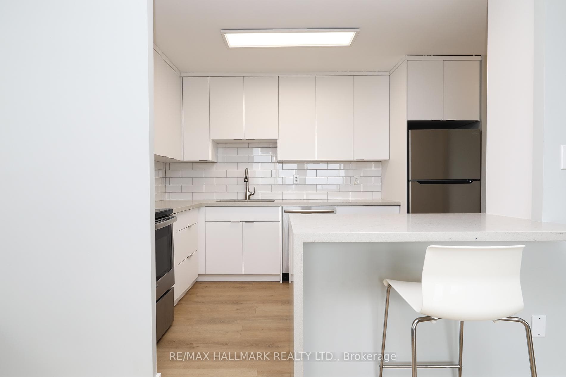 60 Pavane Linkway Way Unit 1704 photo 10