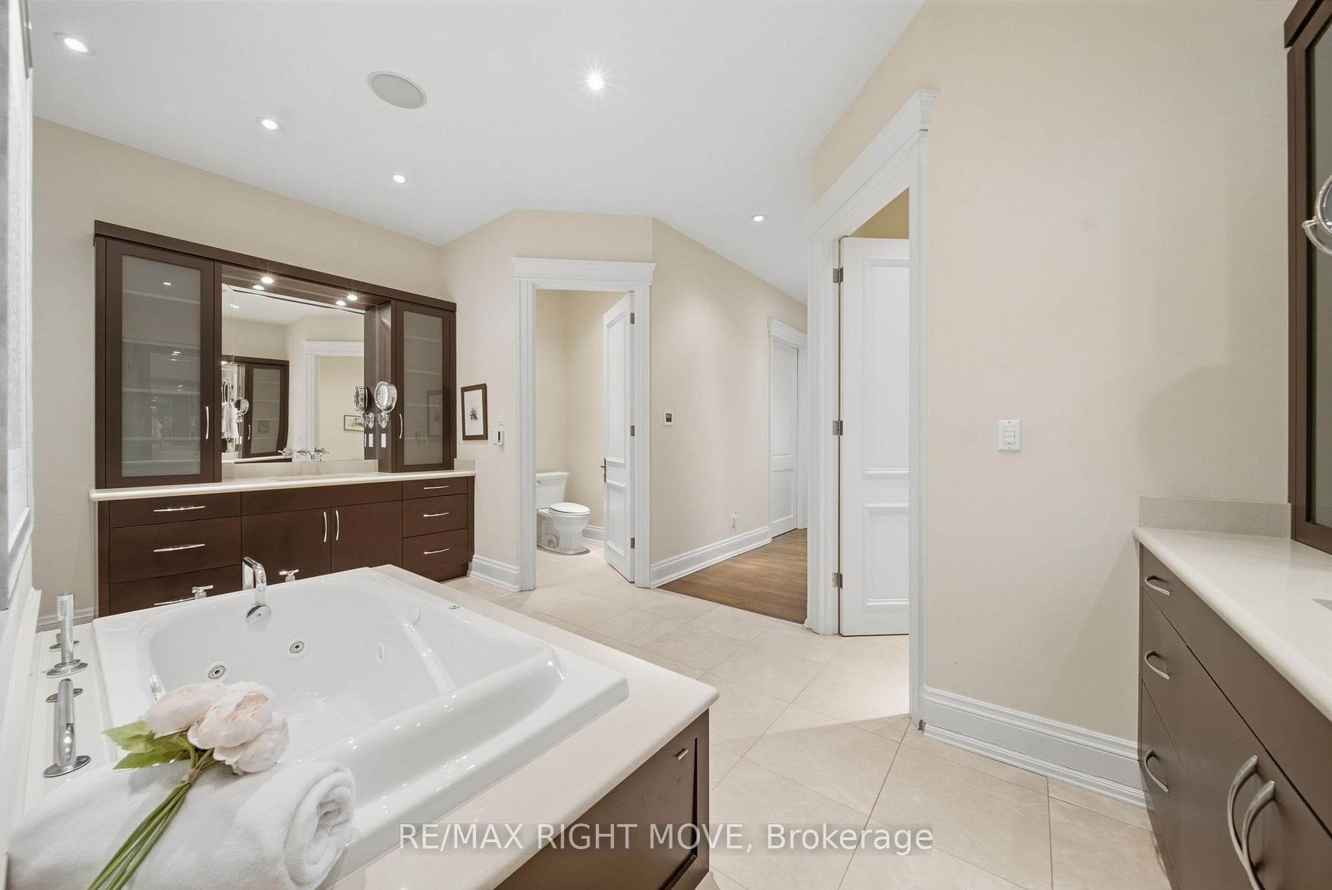 28 Maple Drive photo 22