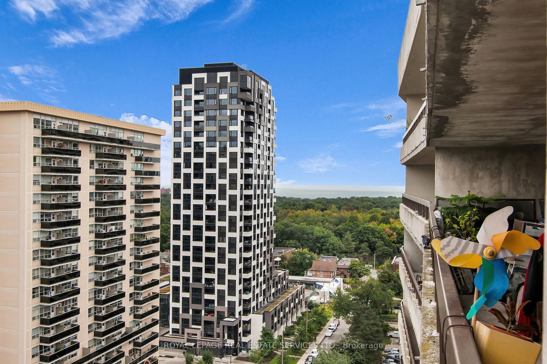 100 Quebec Avenue Unit 1811 photo 25