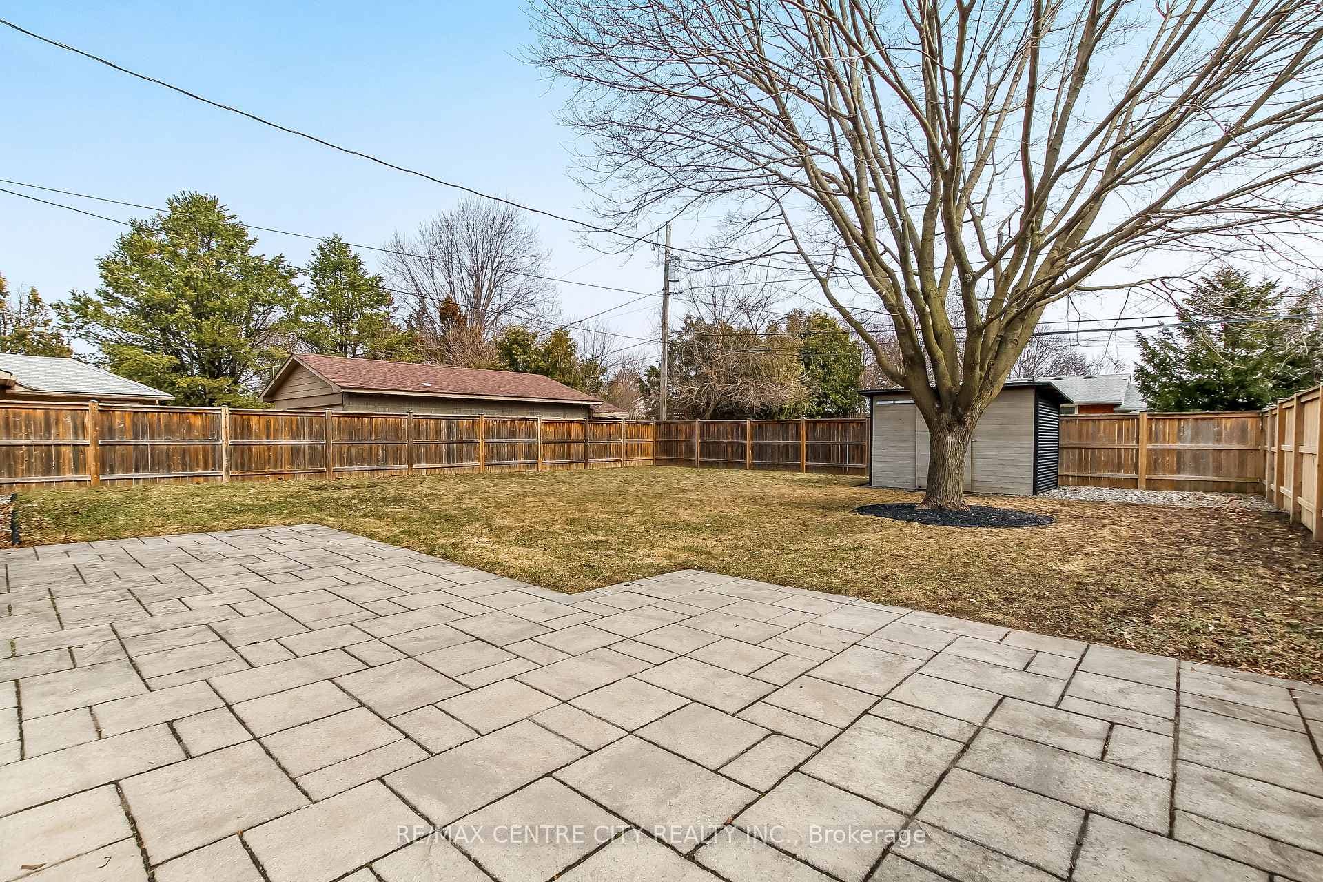 1164 Lancaster Street photo 20