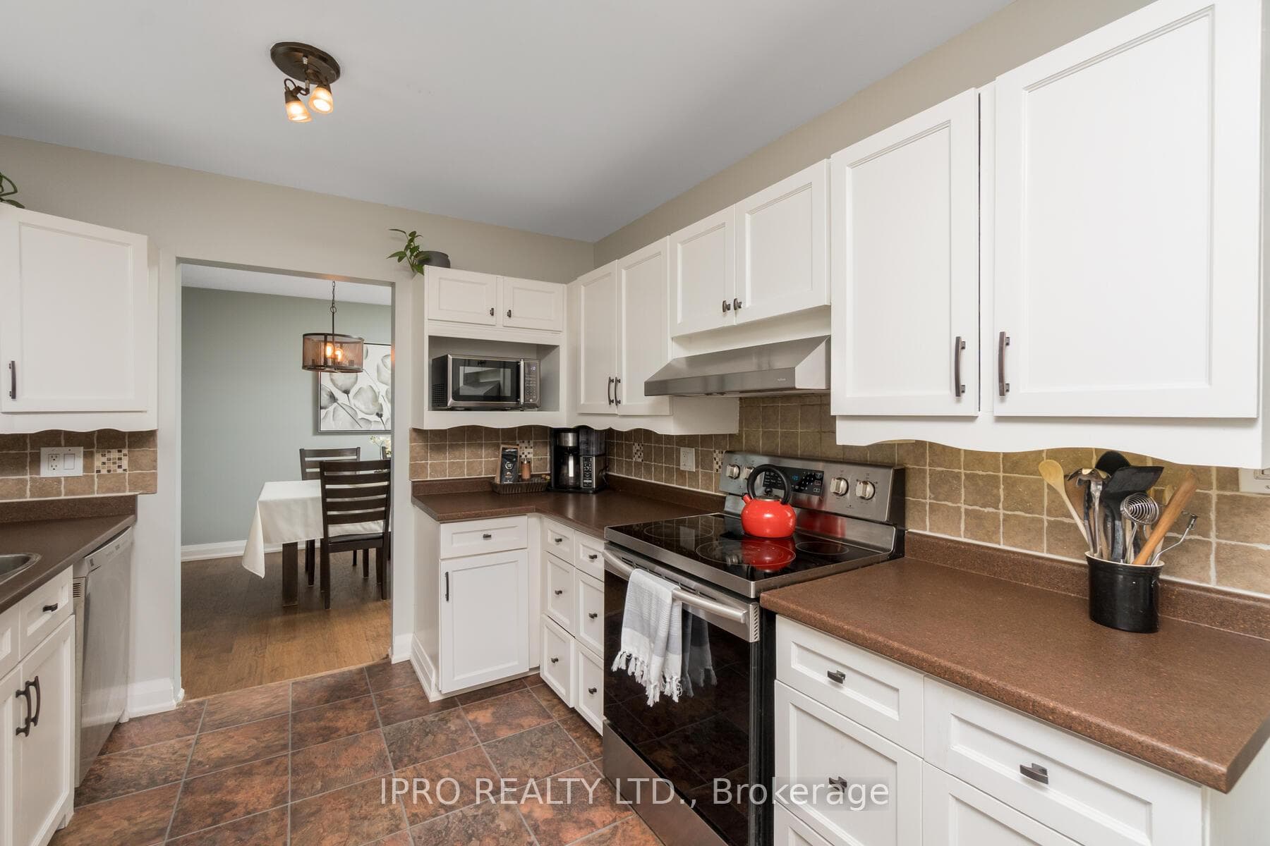 18 Joycelyn Crescent photo 15