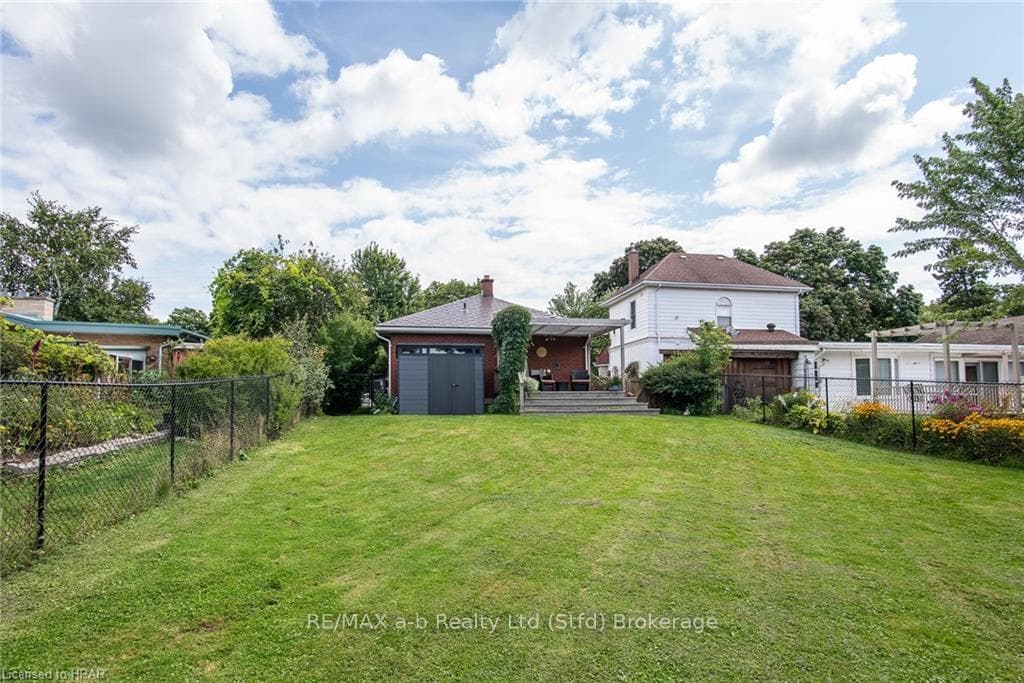 68 EARL Street photo 40