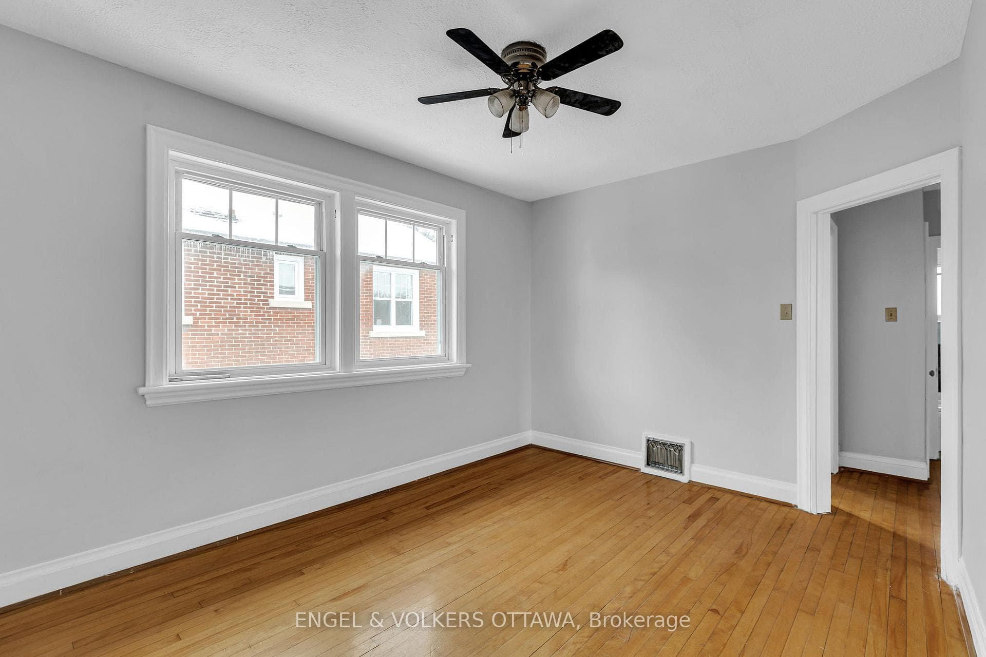 448 Holland Avenue photo 8