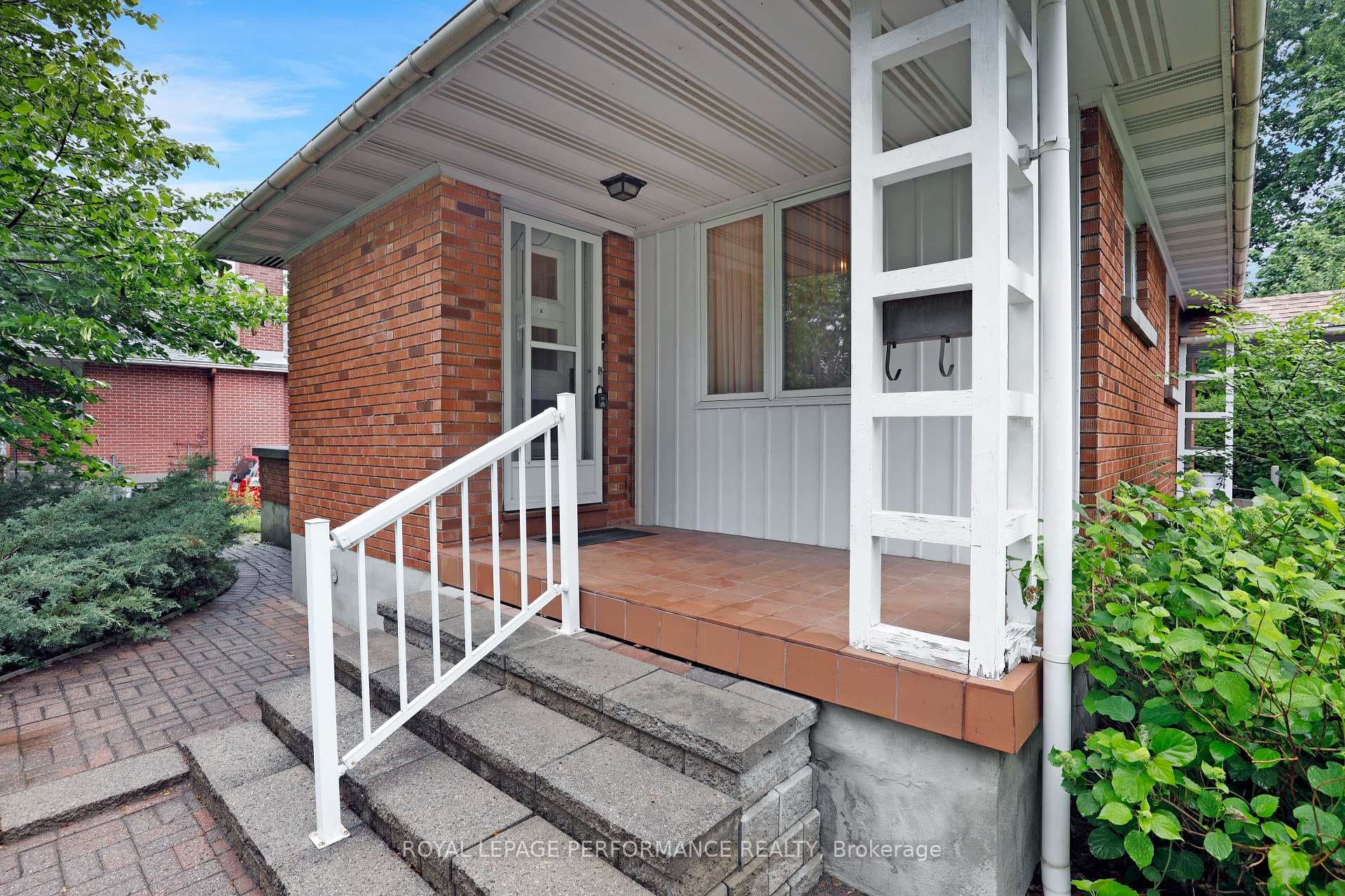 2061 Fairbanks Avenue photo 4