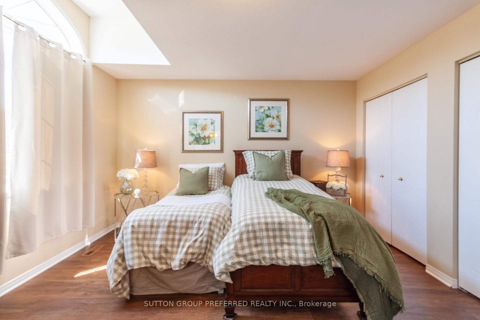 907 Blacksmith Street photo 19