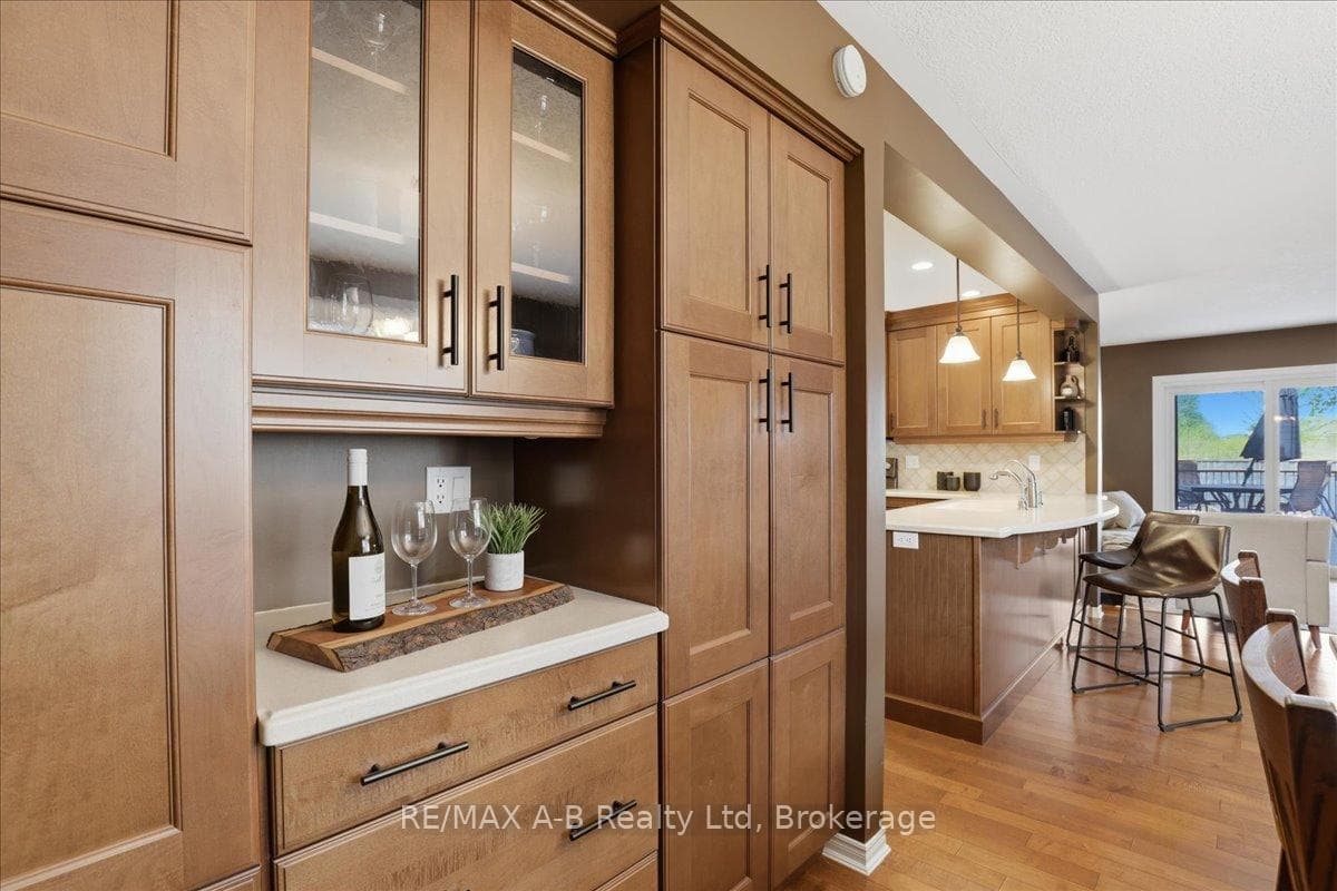 90 Waddell Street photo 22