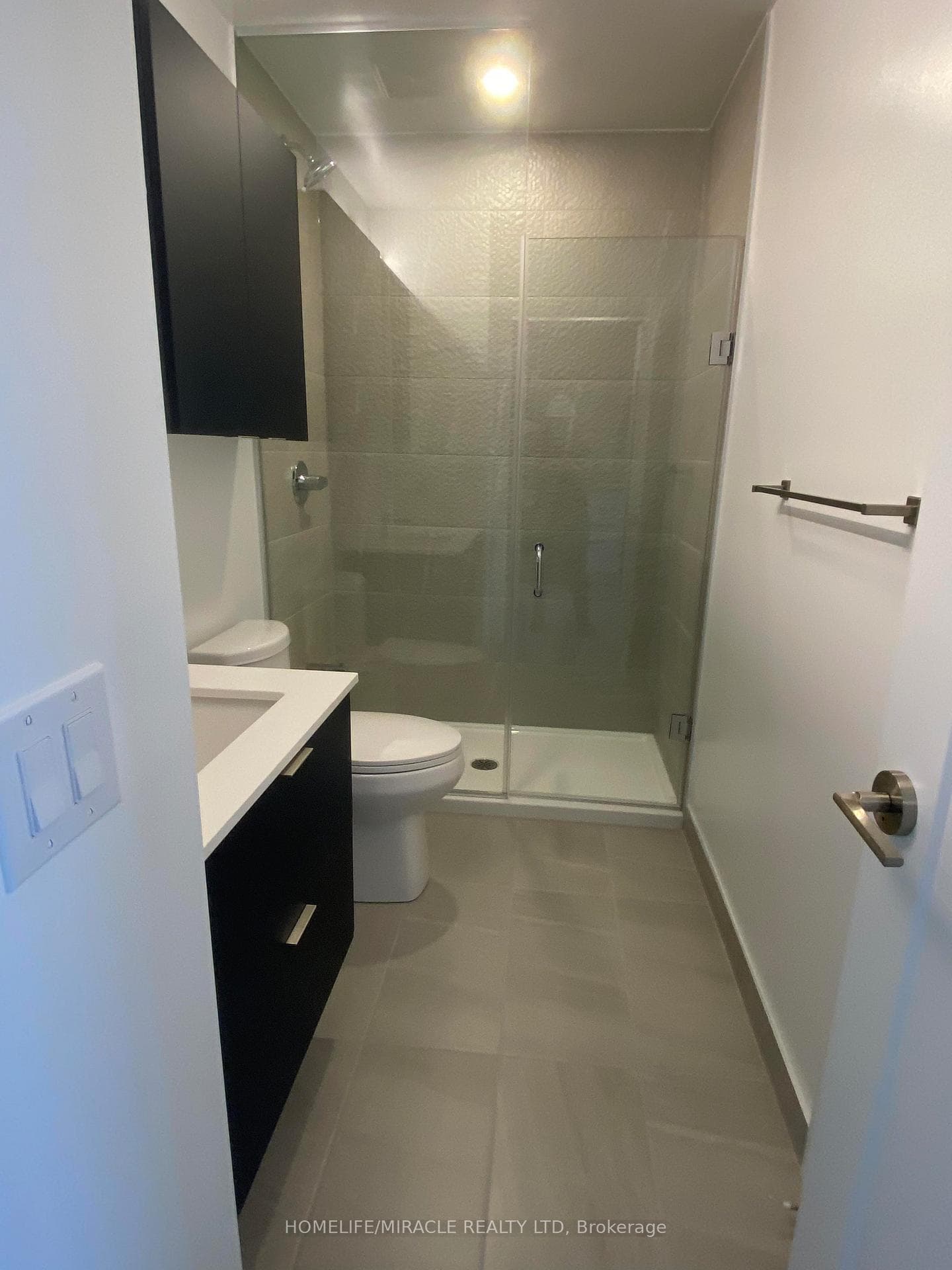 5105 Hurontario Street Unit 1706 photo 8